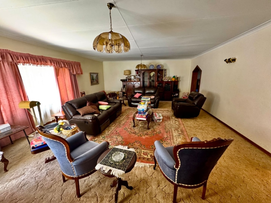 5 Bedroom Property for Sale in Potchefstroom North North West